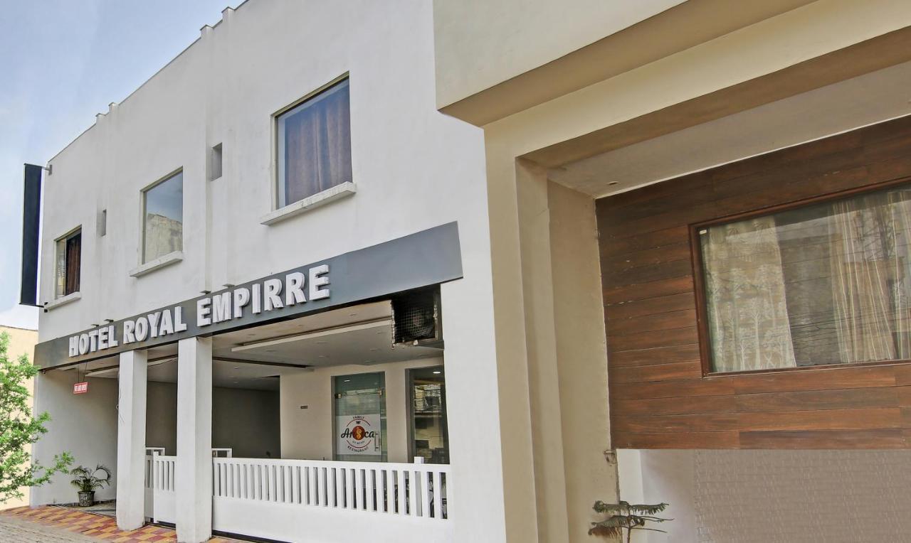 Hotel Treebo Royal Empire Adarsh Nagar, Chandīgarh Exterior foto